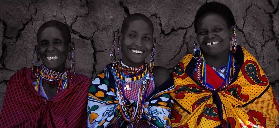 1kenyan_ladiesw_smiling