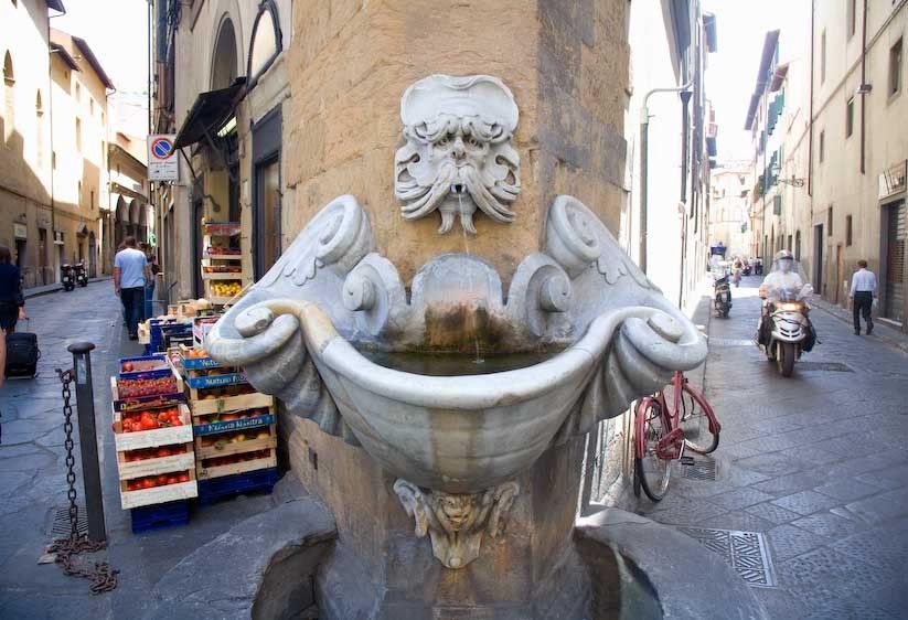 1Italy_Florence_fountain_detail
