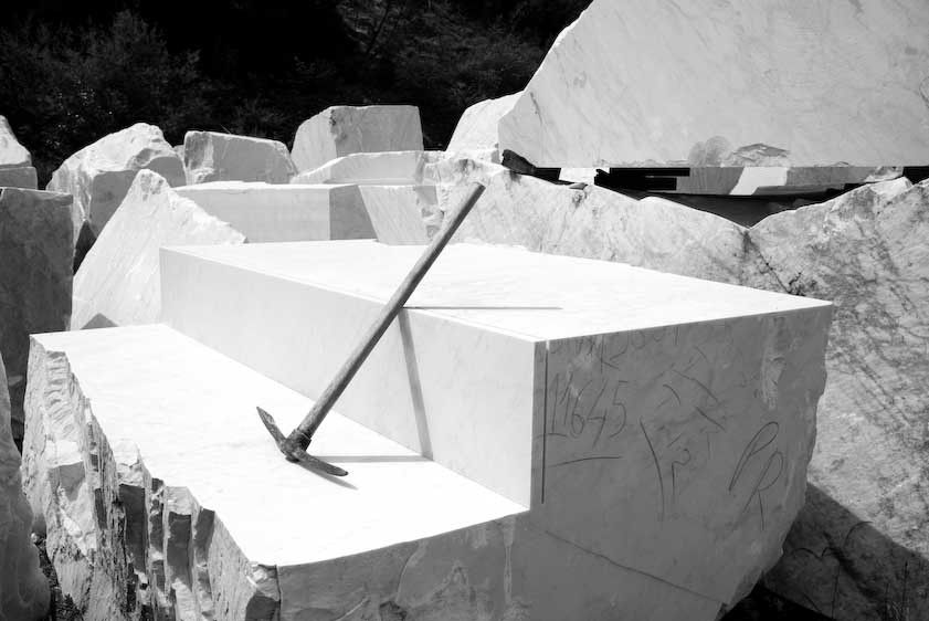 1Italy_Carrara_quarry_BW
