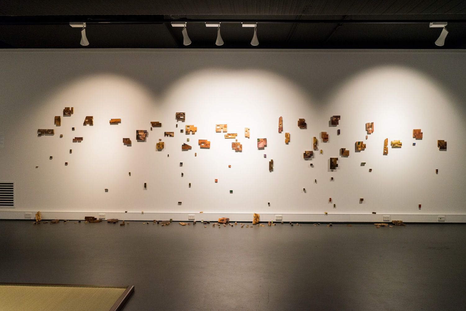 1floating_word_artwork_documentation_lr_92