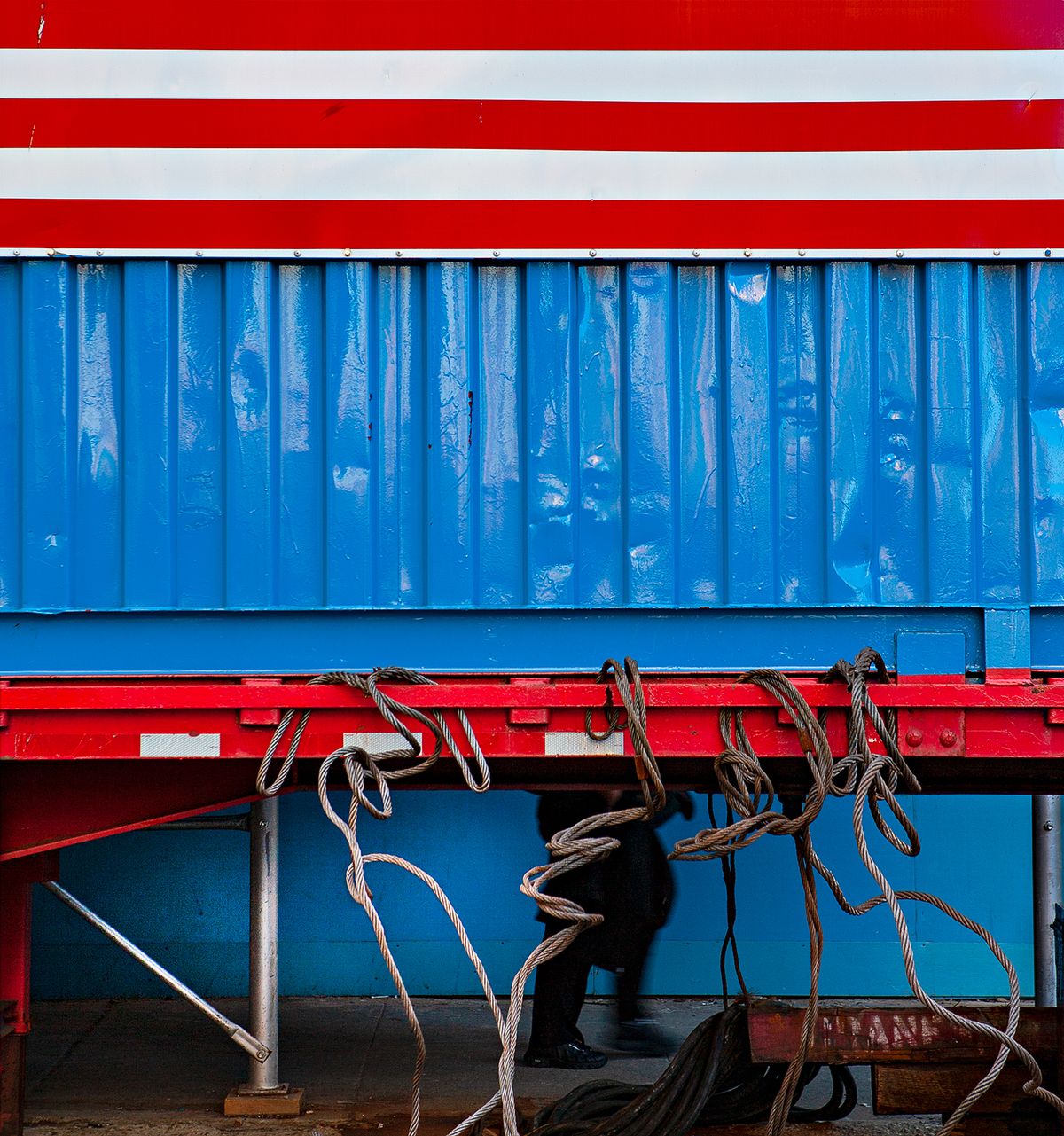 LB_BIG_USflag_Blue_container_#2_I1S0020_CROP_F.jpg