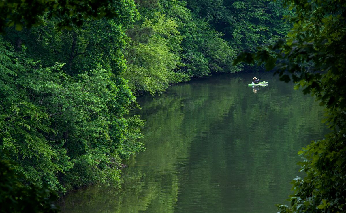 LB_SINGLE GREEN KAYAK STRAW HAT_CROP_6395.jpg