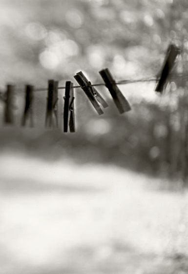 Incomplete Emotions in the Present