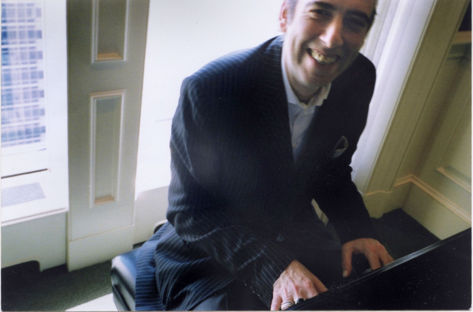 MICK JONES, PHOTO SHOOT FOR MAGNET MAGAZINE