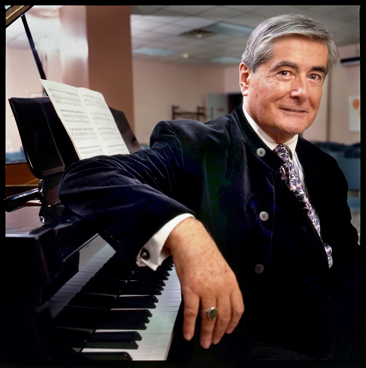 CLIVE LYTHGOE  /  FOUNDER, HORIZON CONCERTS