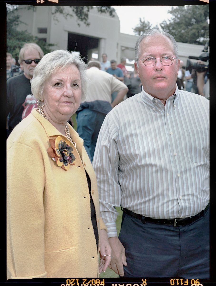 GAYLE AND BILL NEWMAN, THE CLOSEST CIVILIAN EYEWITNESSES TO THE MOTORCADE WHEN THE ASSASSINATION OCCURRED; THEY WERE STANDING ON THE GRASSY KNOLL AT THE TIME AND CLAIM THE GUNSHOTS CAME FROM THERE