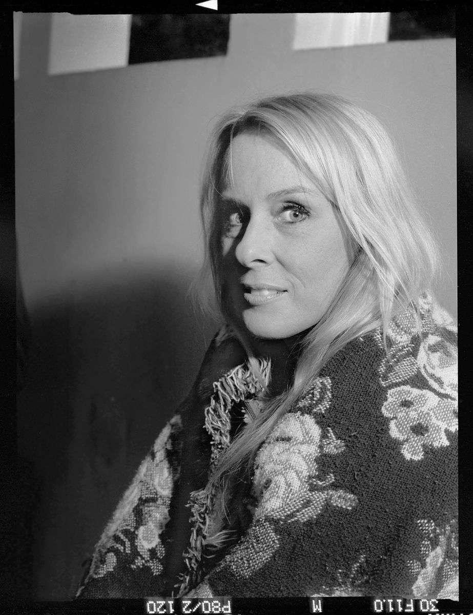 JANE MARIE KENNEDY, A FRIEND OF LEE HARVEY OSWALD'S SUPPOSED MISTRESS, JUDYTH VARY BAKER; THROUGH THIS ASSOCIATION, SHE CLAIMS THAT "OSWALD DIDN'T TAKE ONE SHOT."