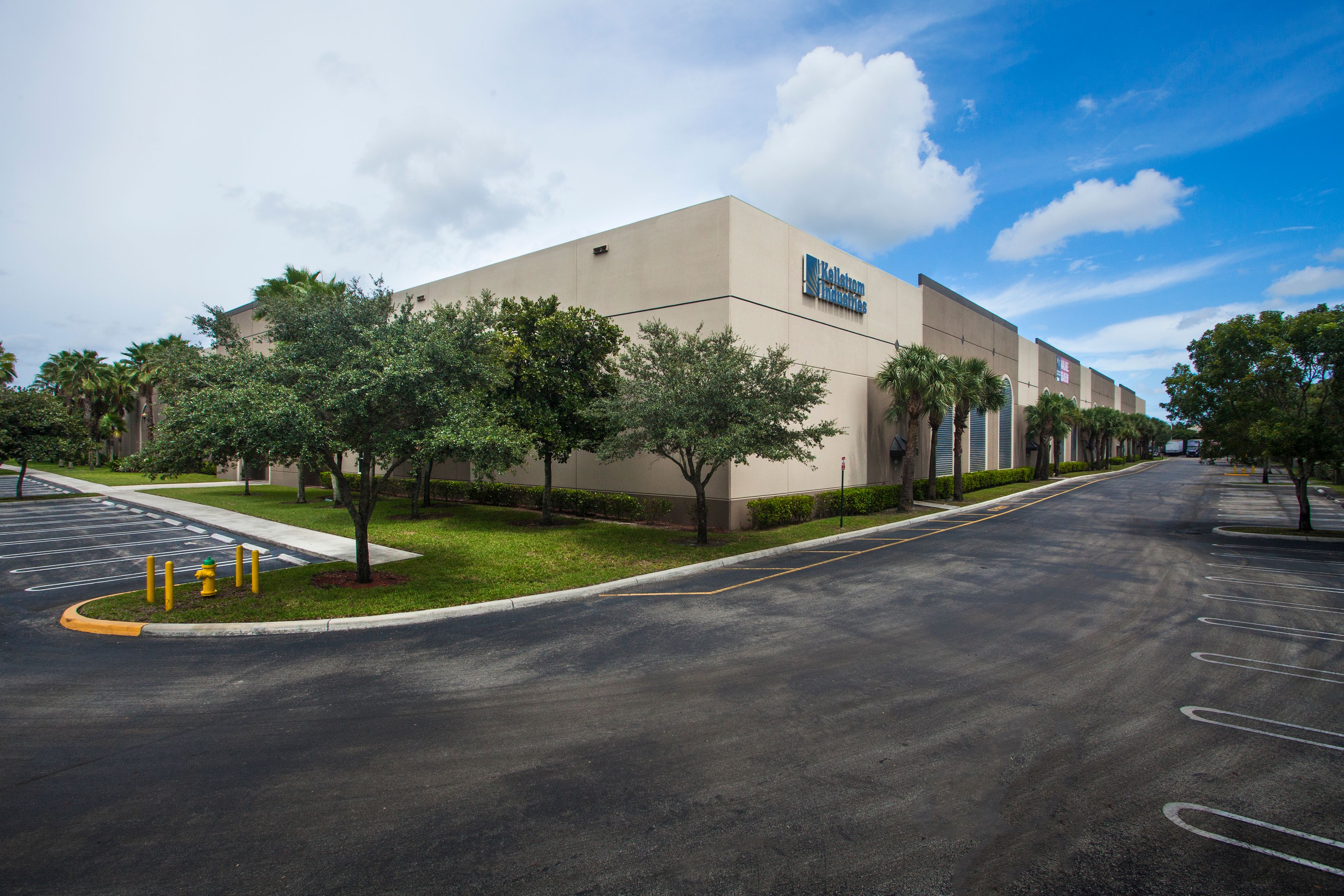 75833 - SFL I-75 DC - 3701FlamingoRd (1).jpg