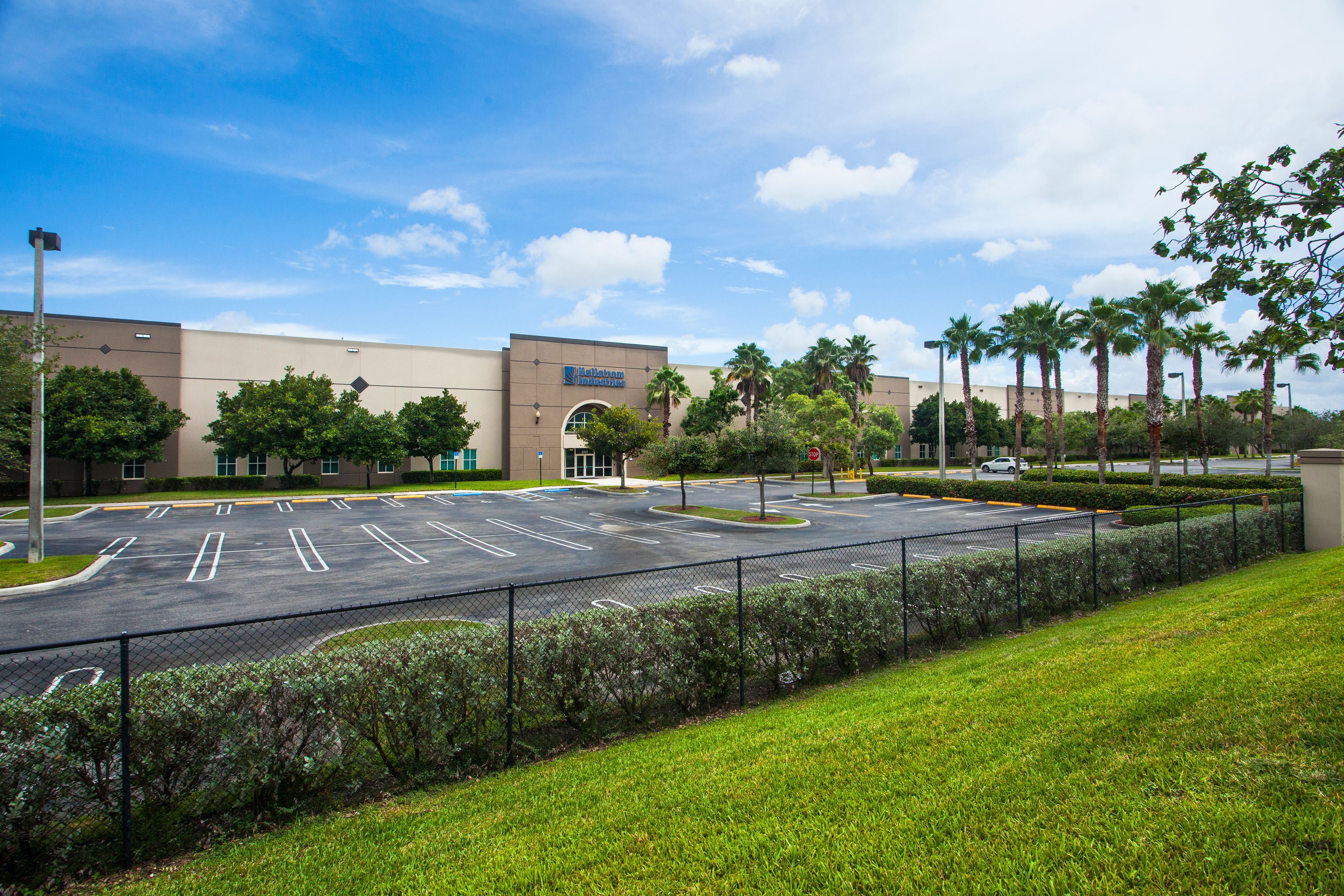 75833 - SFL I-75 DC - 3701FlamingoRd (2).jpg