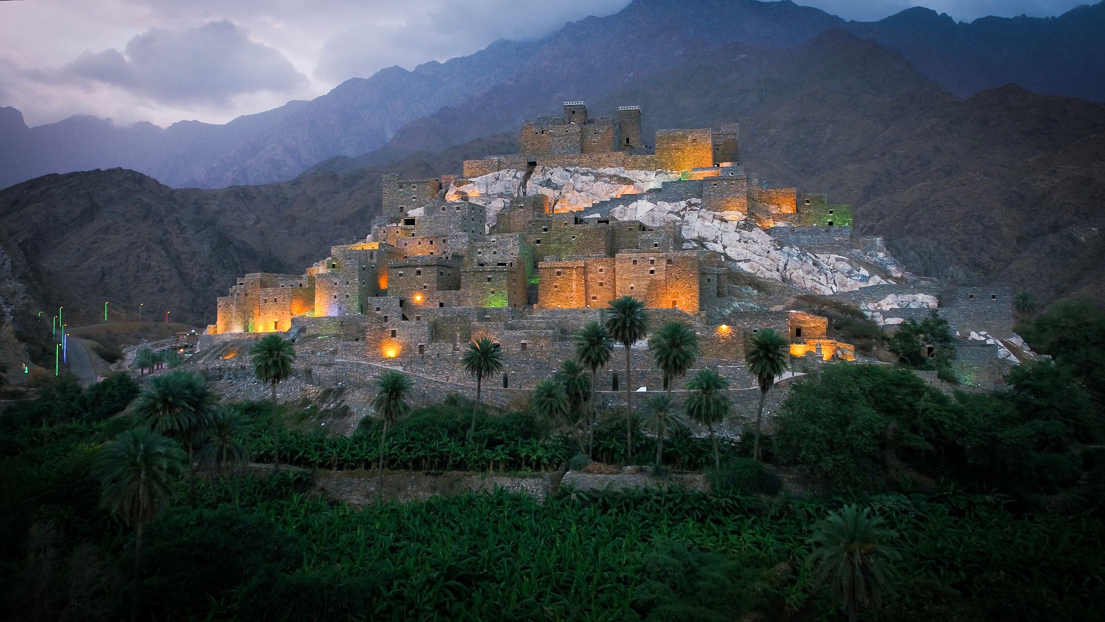 001_STILLS 01_00090740.jpg