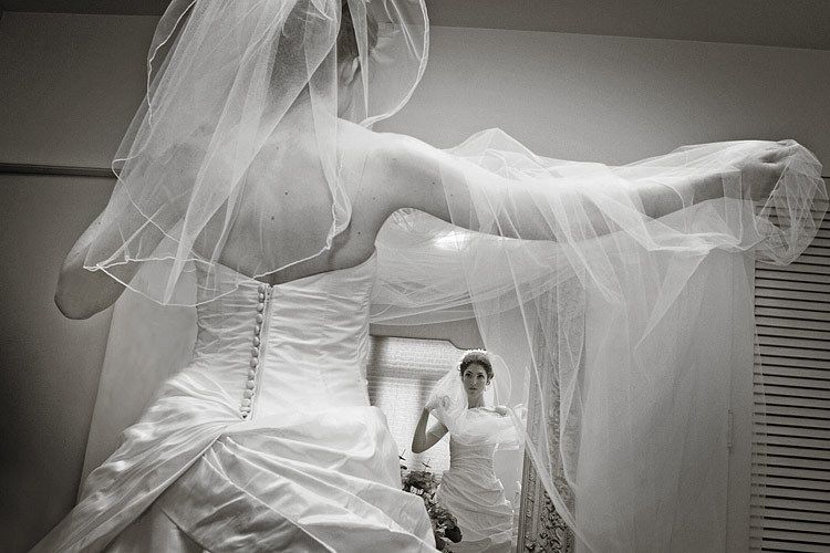 bride getting ready for her Los Angeles wedding photo by Issa Sharp