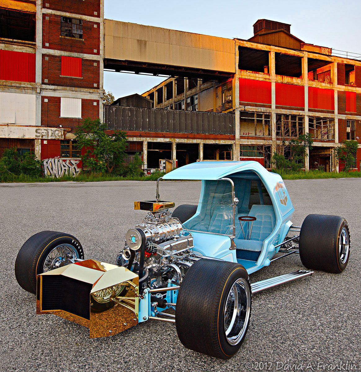 IceTruk_CustomRod_F78_OuterWall-Abandoned&OvergrownFactoryBuilding