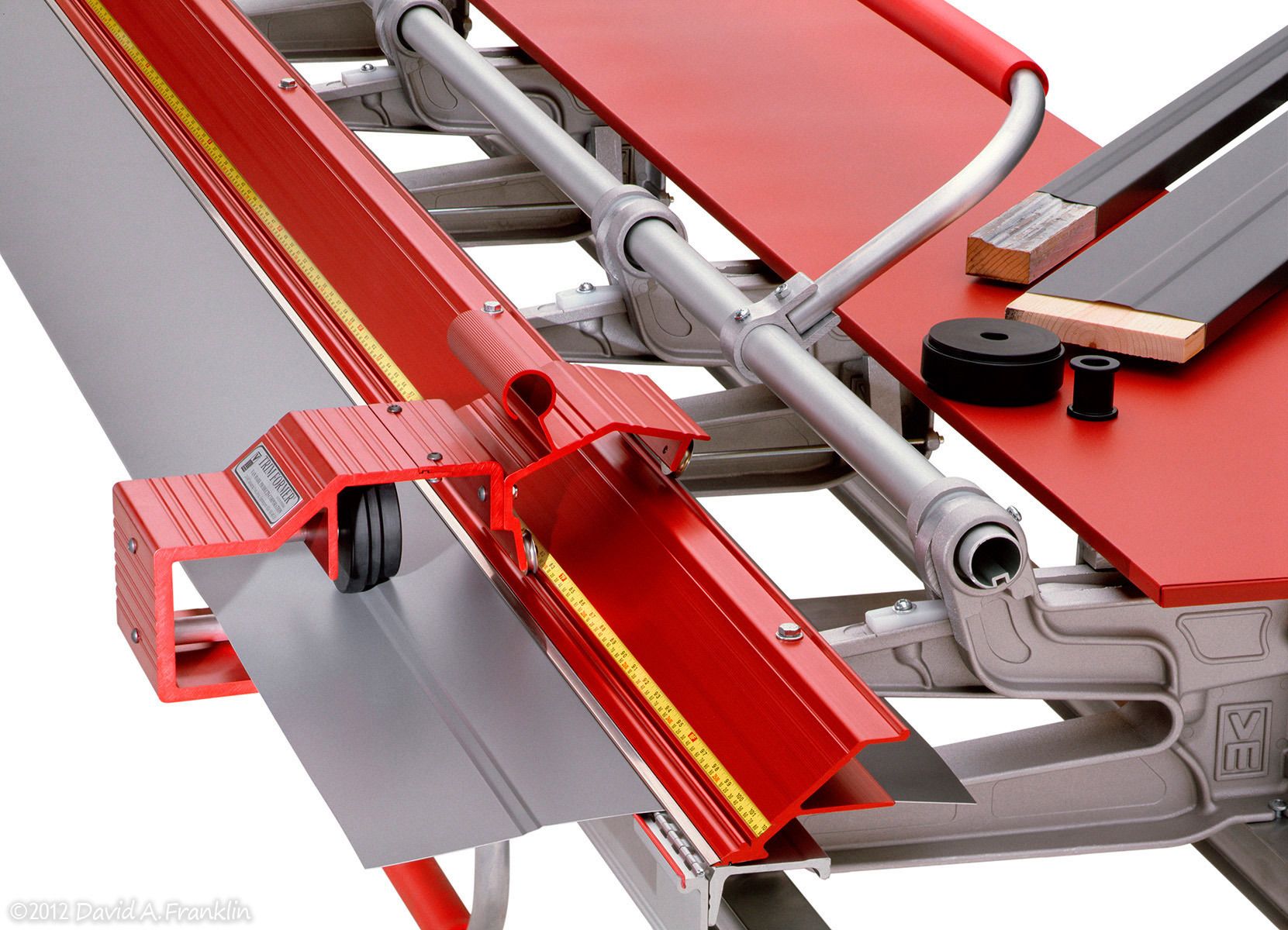 AluminumSheetBender_TrimFormerMark1_VanMark_Advertising