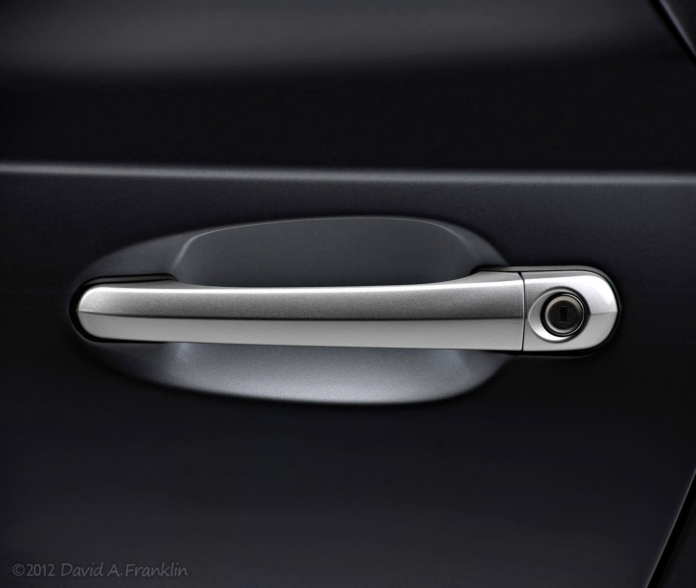 ChryslerCrossfireConvertible_Detail_DoorHandle_Studio