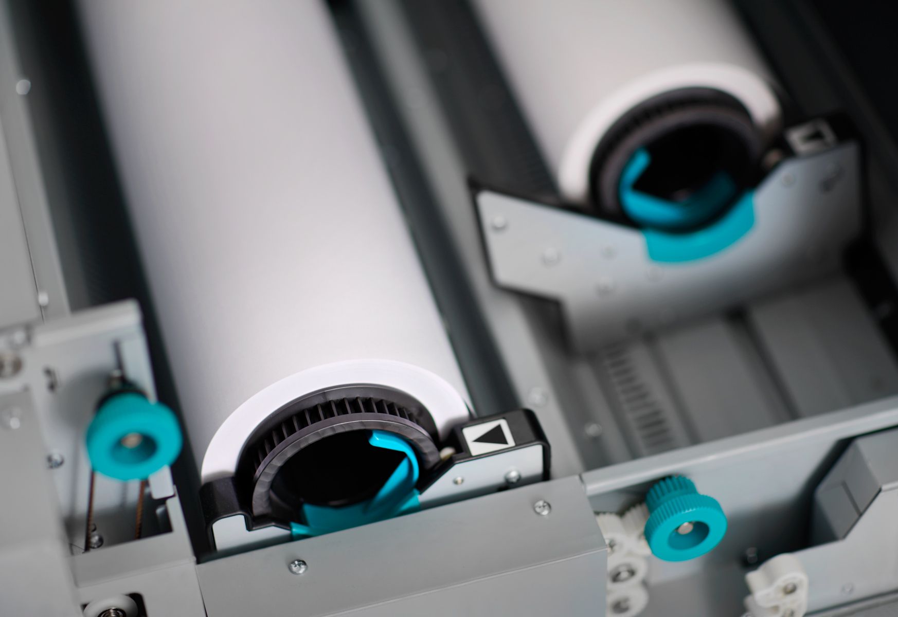 KIP_7100Printer_Detail_PaperSpindleReleaseLock_Advertising