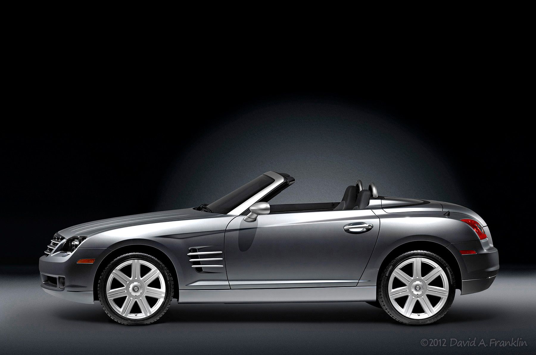 ChryslerCrossfireConvertible_Profile_HardLighting_Studio