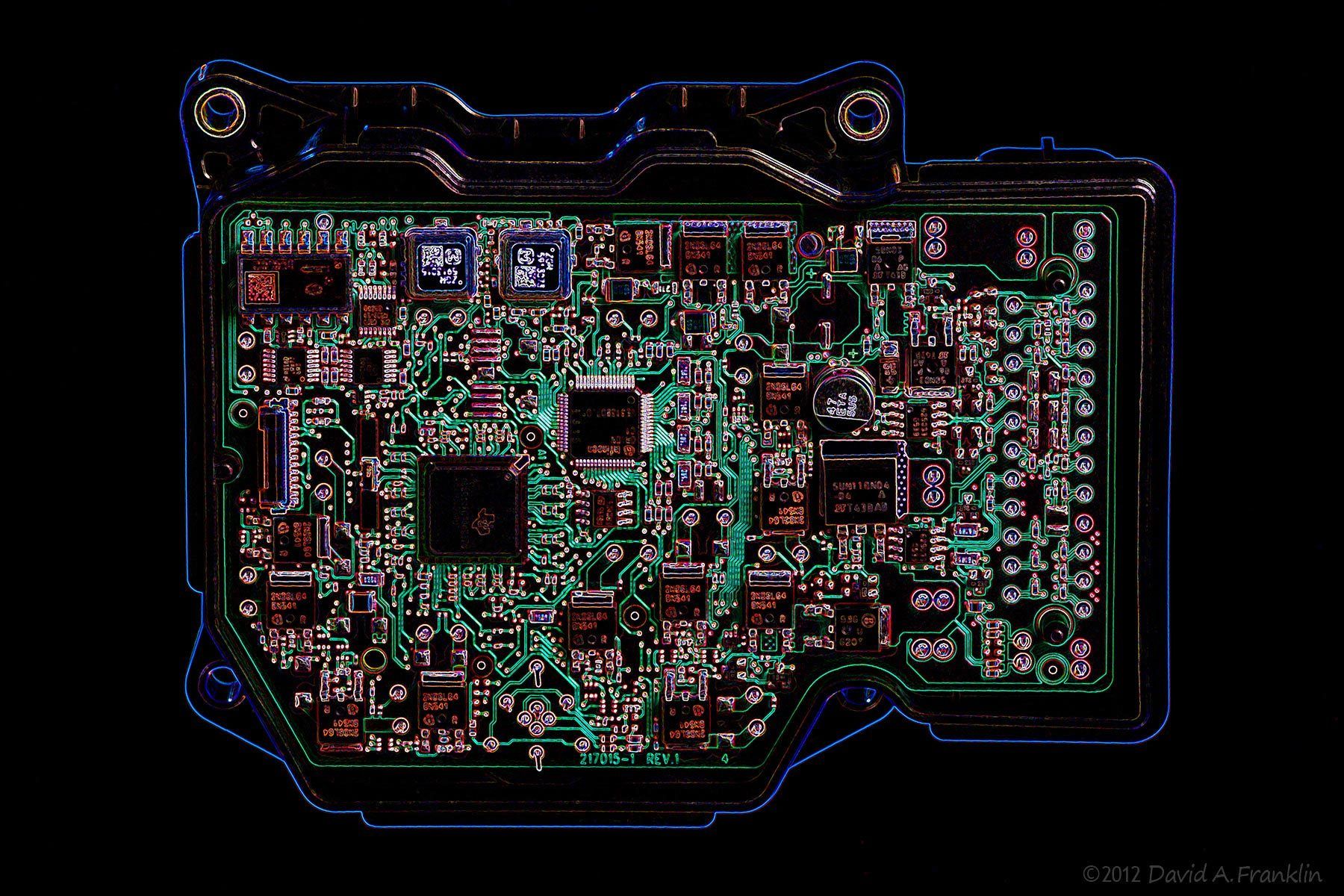 CircuitBoardReveal_AlternateColor_TRW_Advertising