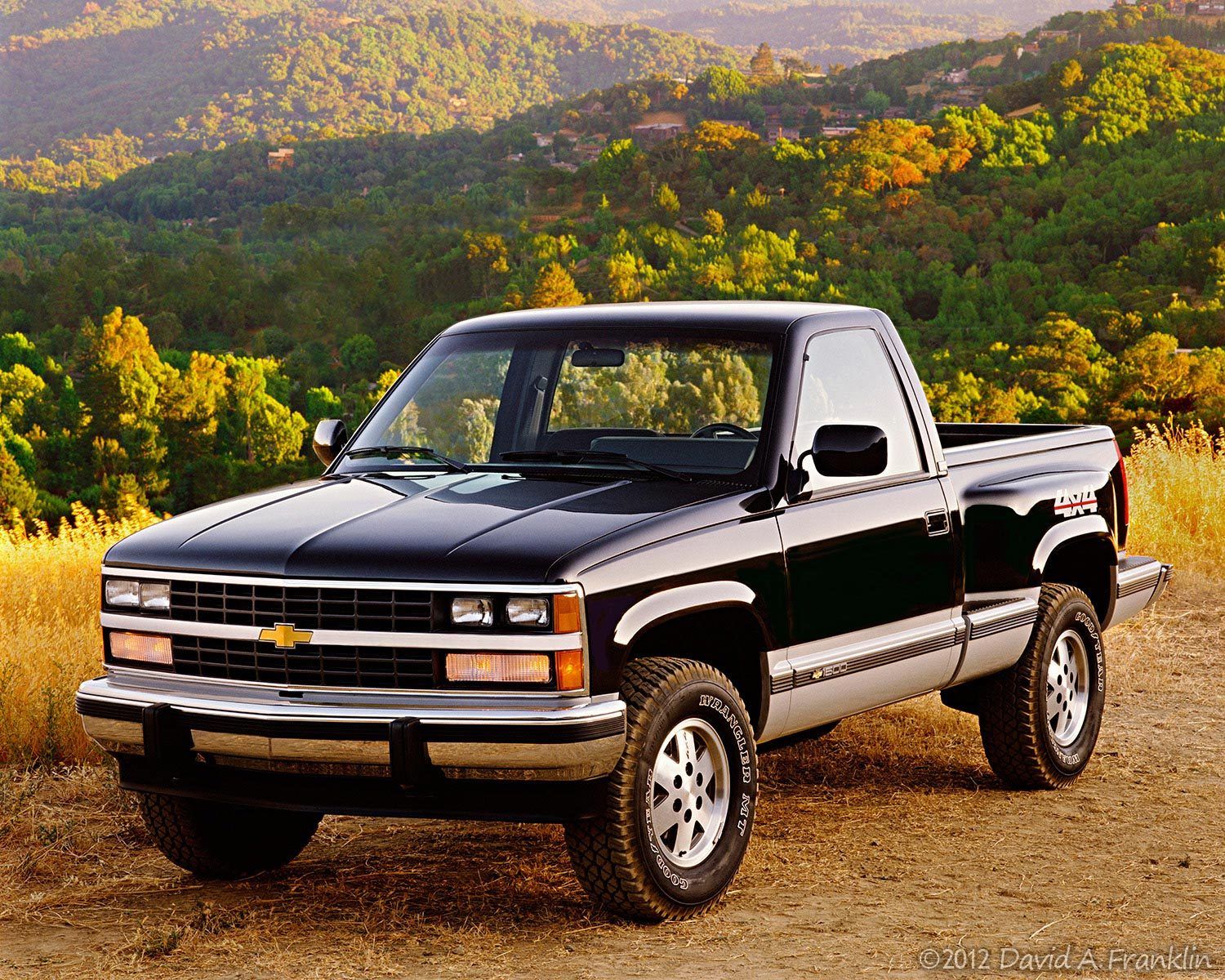 Chevy1500-4X4Stepside_Black_F34_HillsAroundSanFrancisco