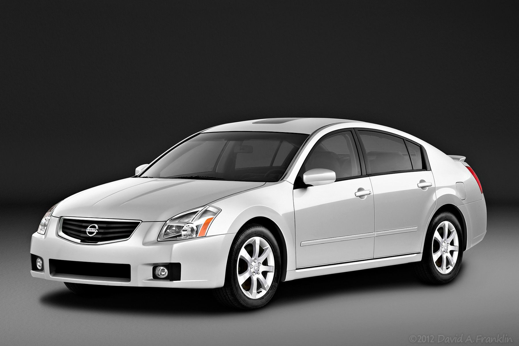 NissanConcept_LifeSizeExteriorClayMode_Maxima_F34_Studio