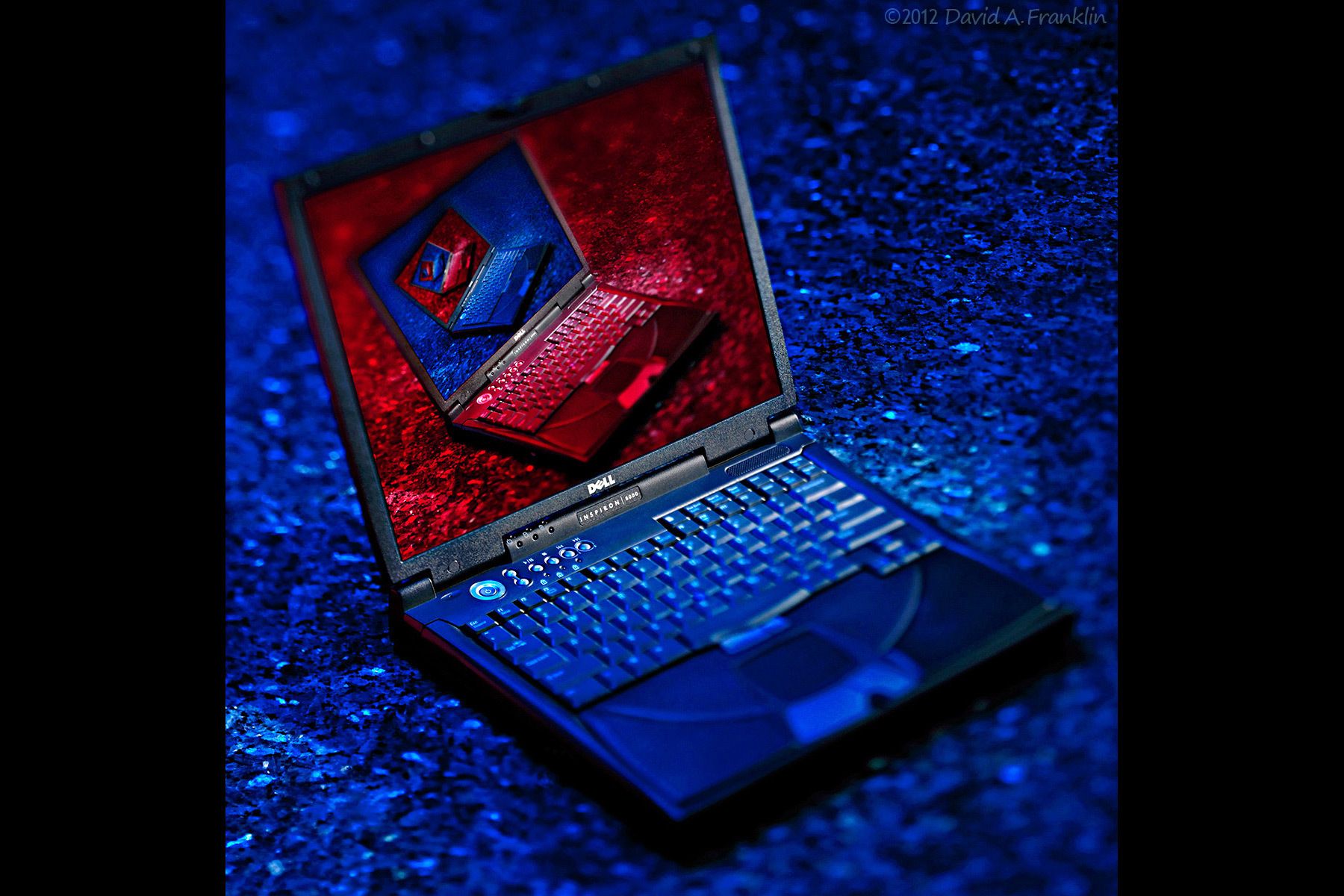 DellLaptop_EndlessReflections_AlternateBlue&RedLighting_Collateral