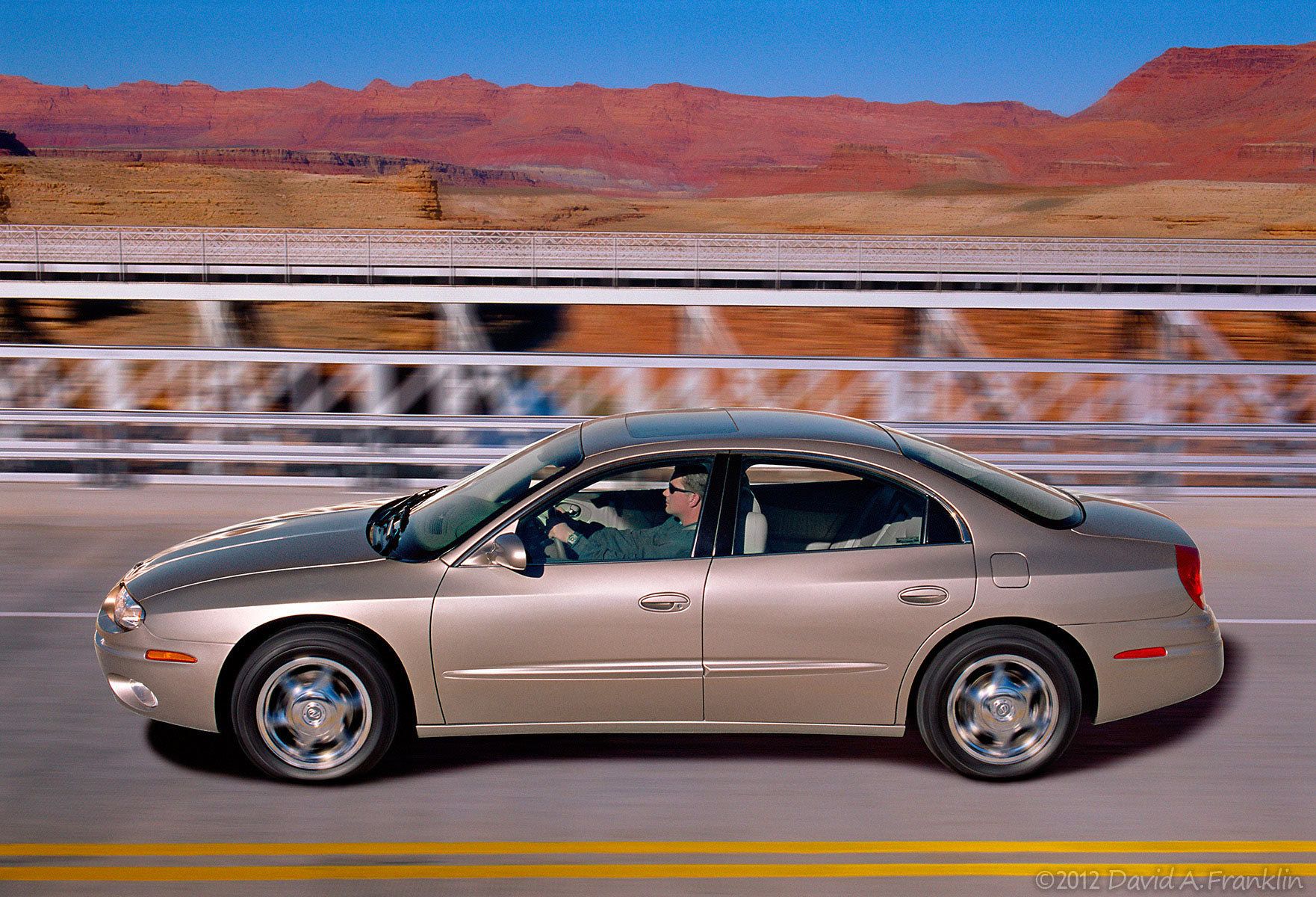 OldsmobileAurora_Profile_Action-PanBlur_BridgeOverGrandCanyon