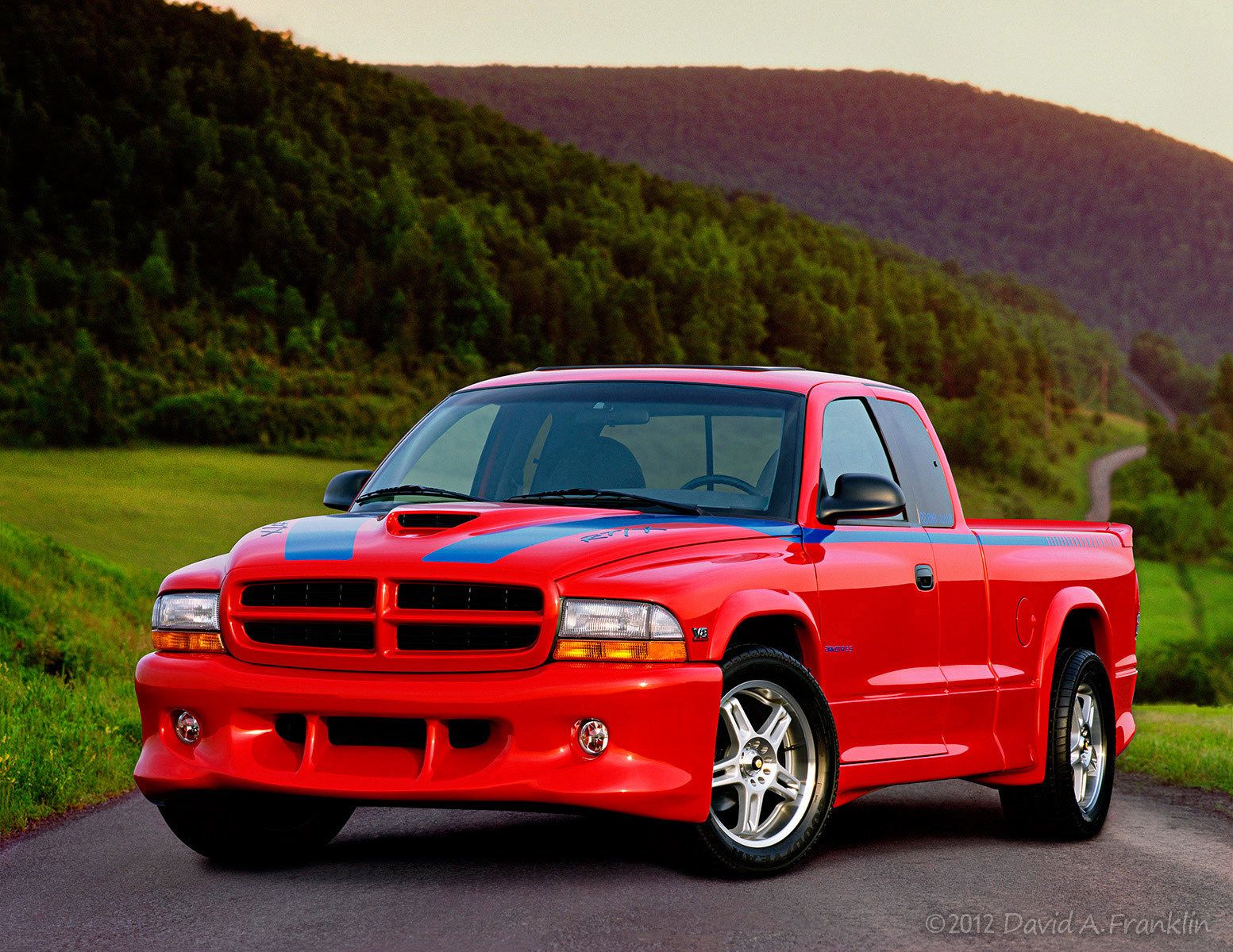 DodgeDakota_PickUpTruck_Red_F34_MountainRoadLocation