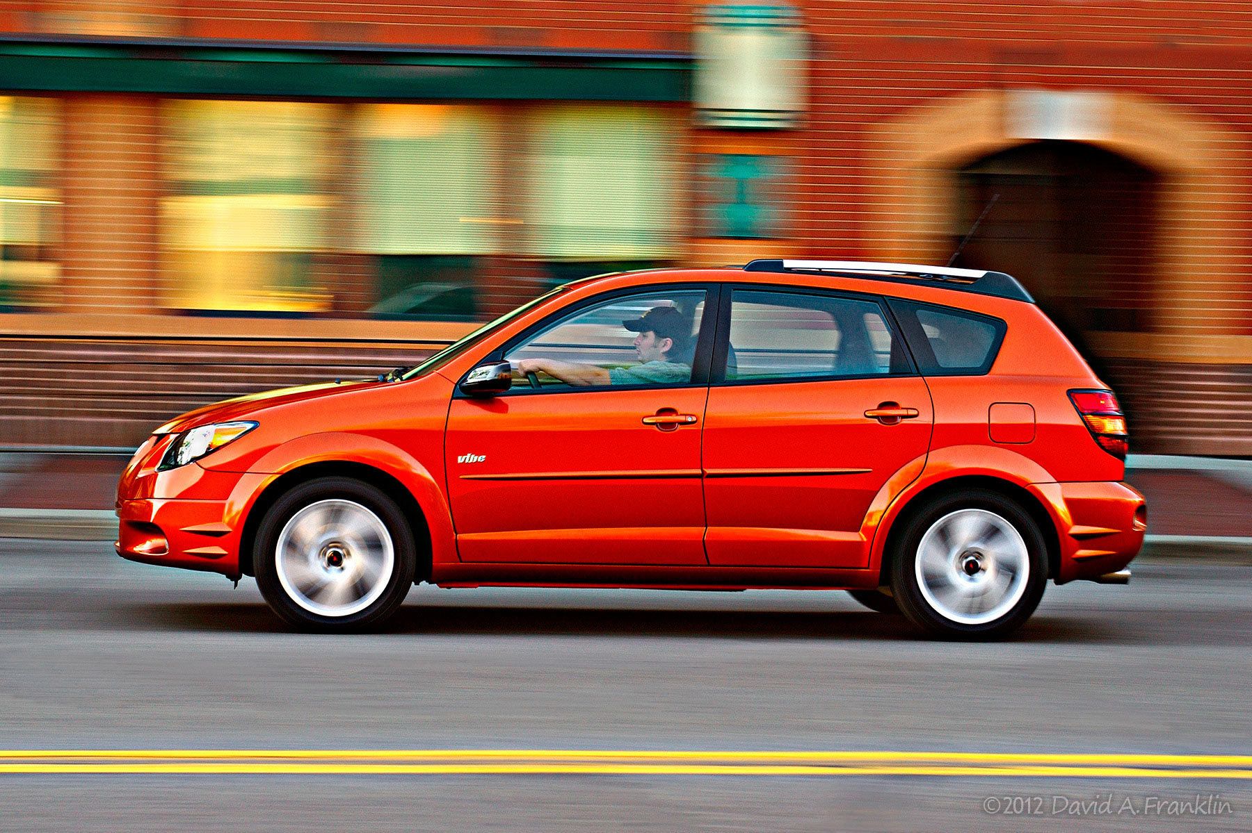 PontiacVibe_Orange_Action-PanBlur_CityStreet