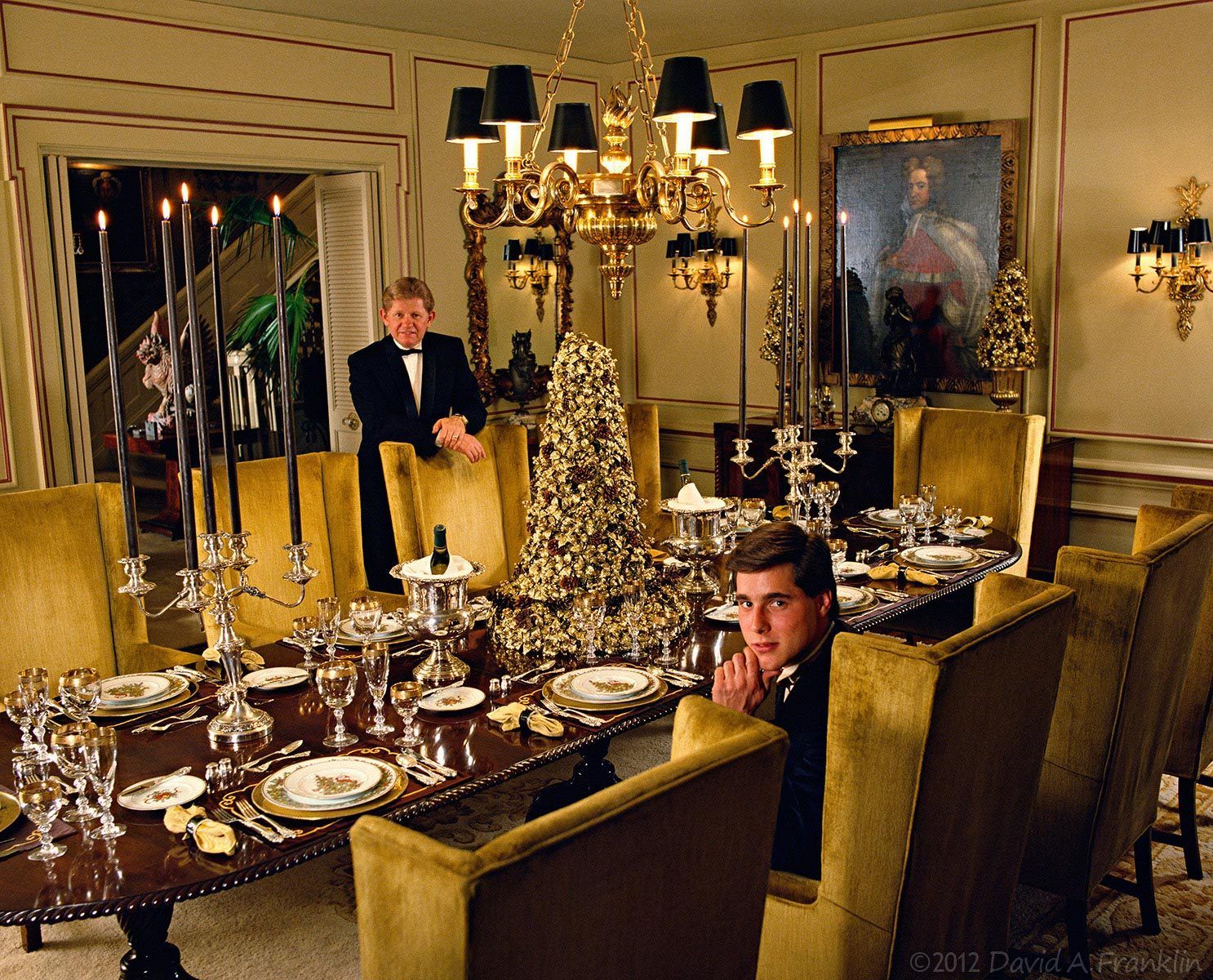 LavishChristmasDinnnerPartySetUp_TwoHostsAtTable_MagazineCover