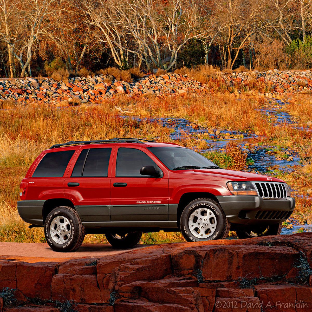 JeepGrandCherokee_F34_RedRock&ShallowStreambed