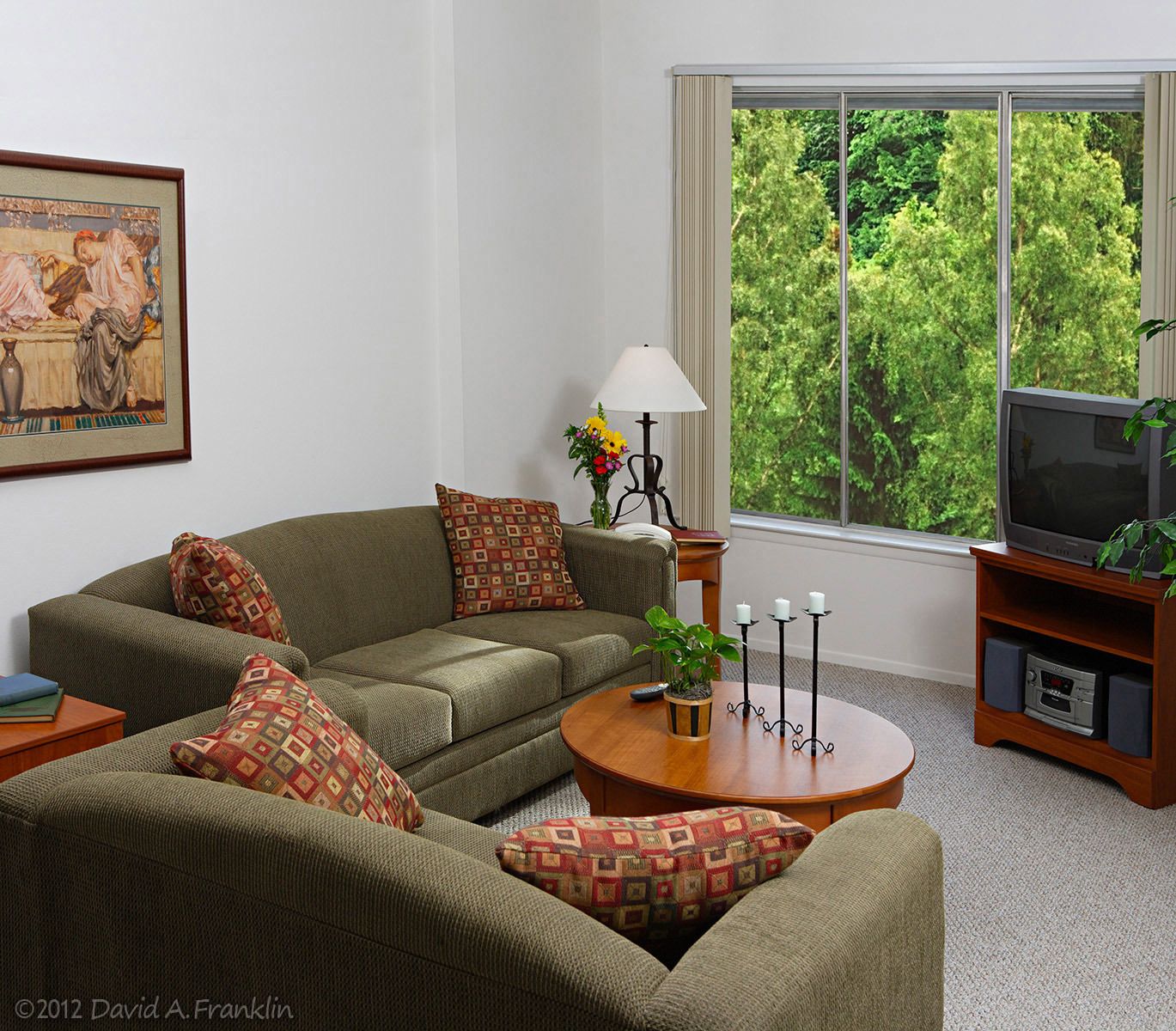 ApartmentComplex_Interior_RegencyCourt_TinyLivingRoomArea_LeasingBrochure