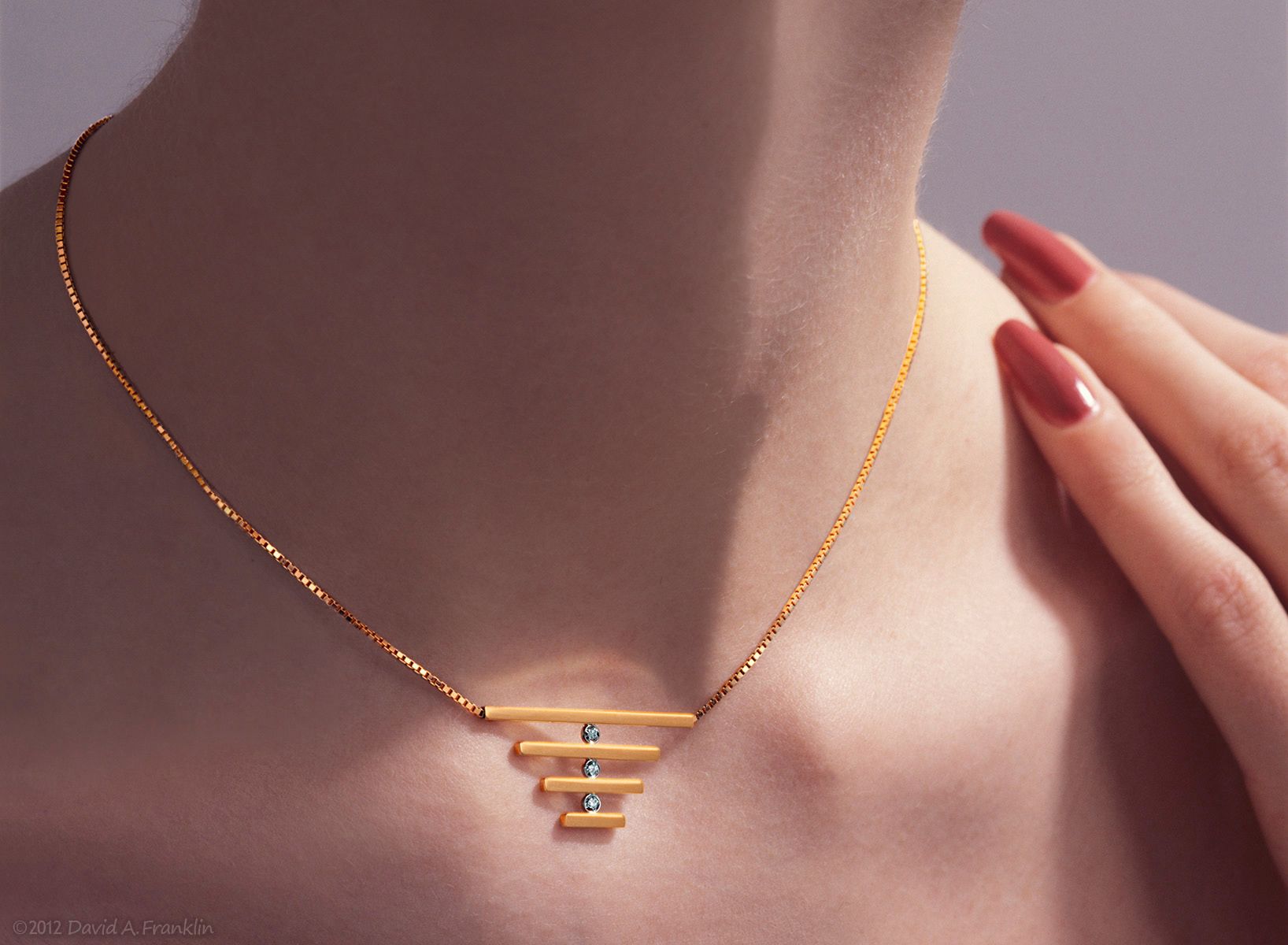 Diamond&GoldNecklace_TightCrop-ModelsNeck&Fingers_Catalog