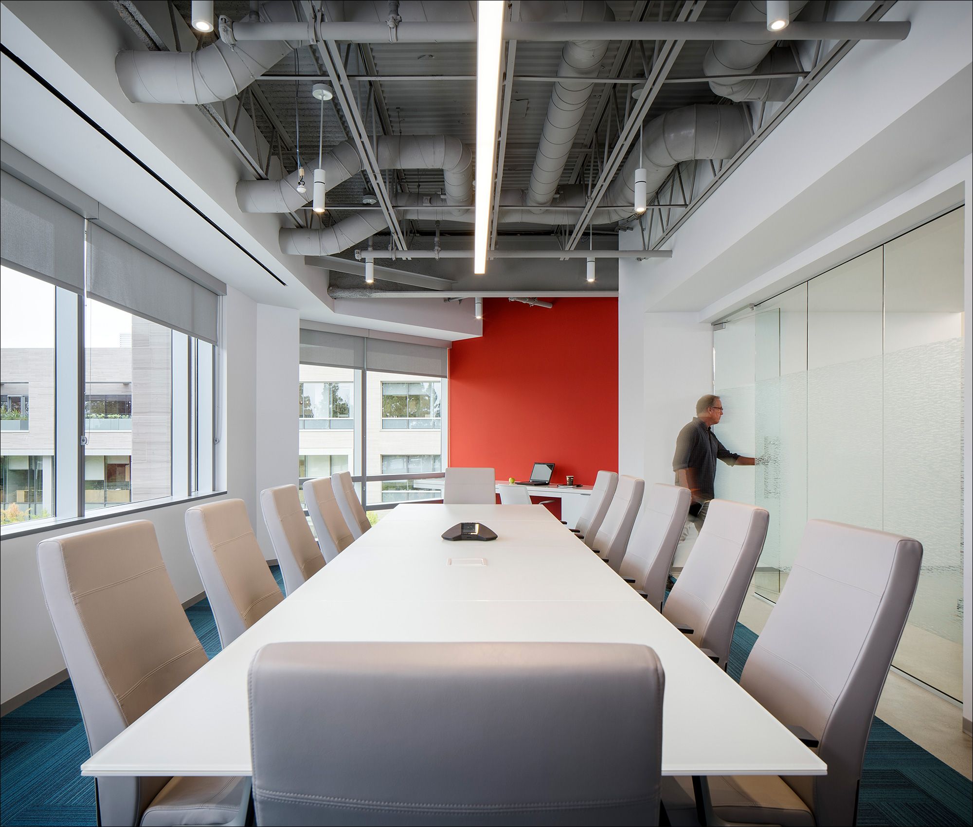 WareMalcomb_Experian_ConferenceRoom_InteriorArchitectPhotography.jpg
