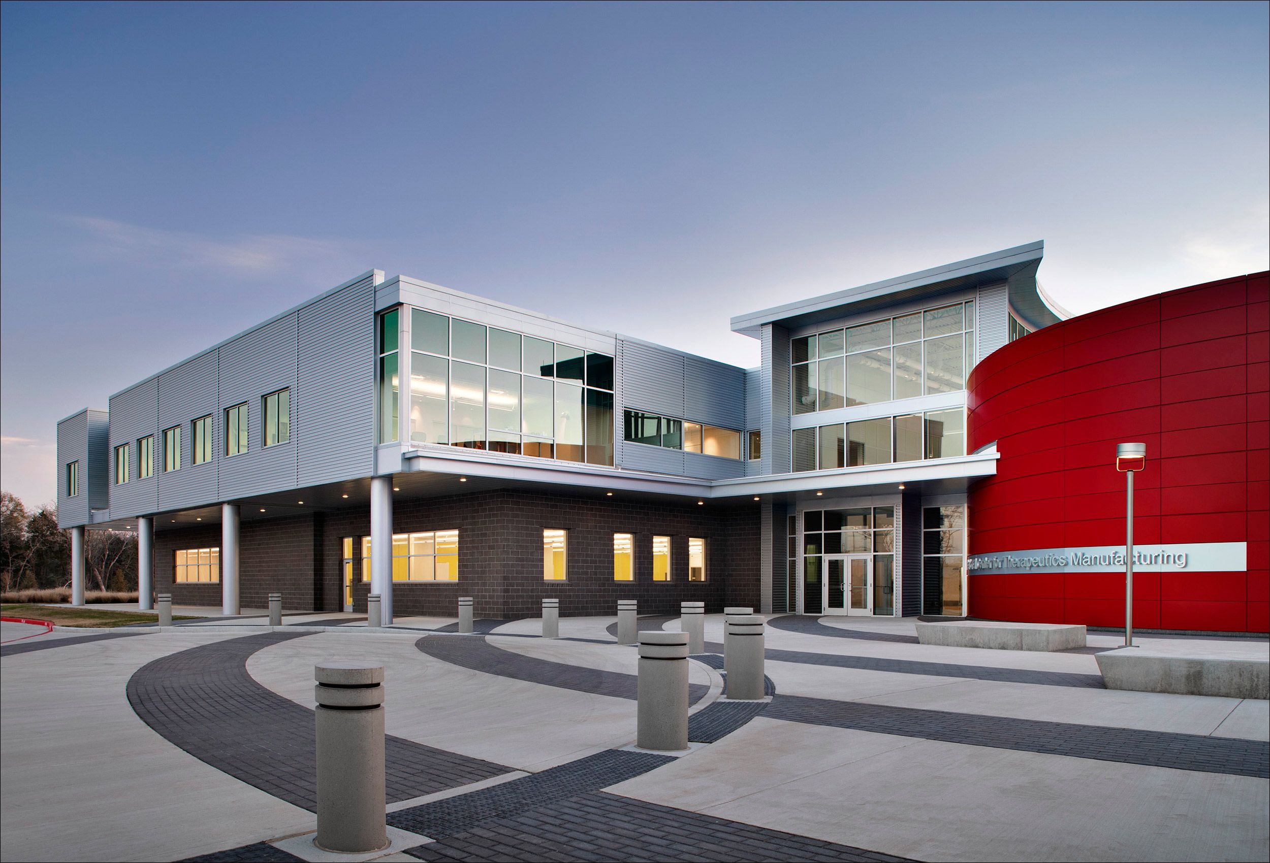 NationalCenterforTherapeuticManufacturing_Texas_ArchitecturalPhotographer.jpg