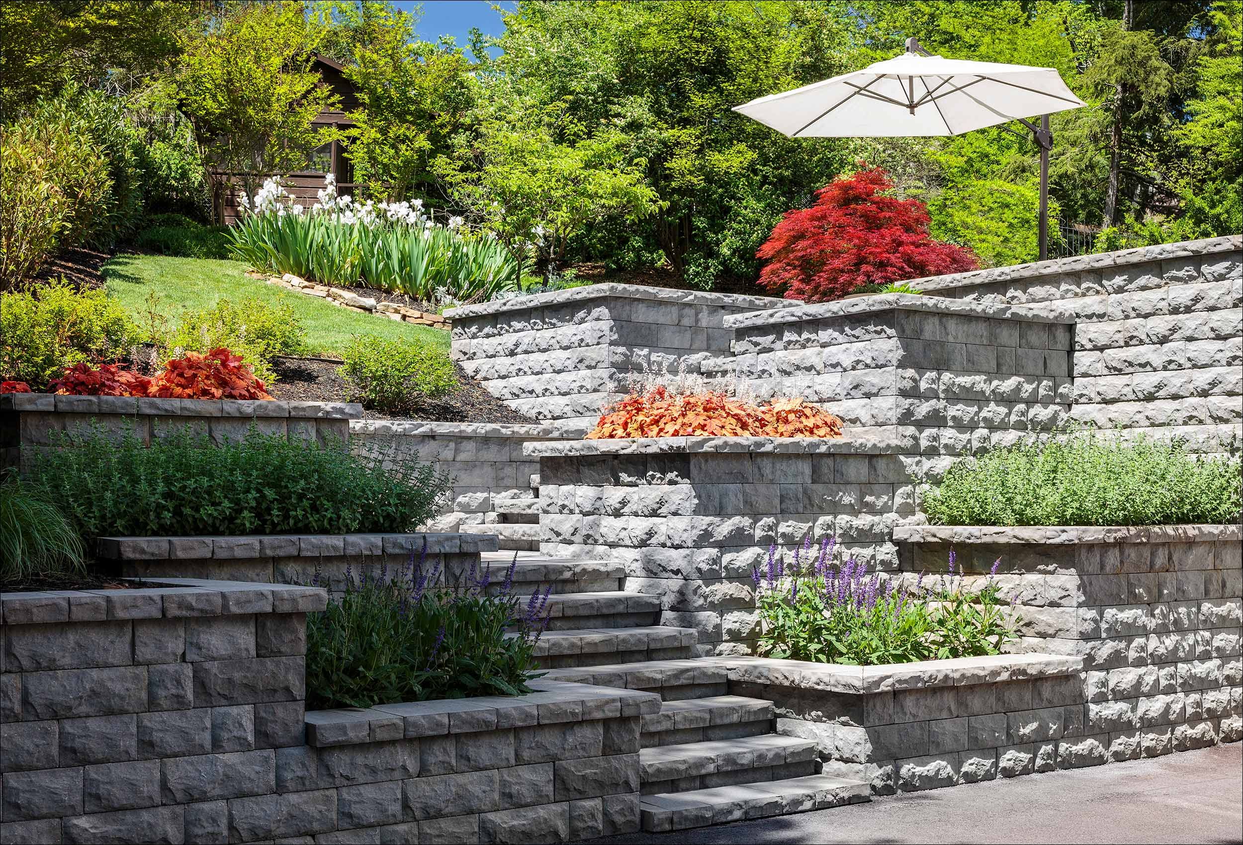 Belgard_BelairWall_AnchorWallCompany_HardscapePhotography.jpg
