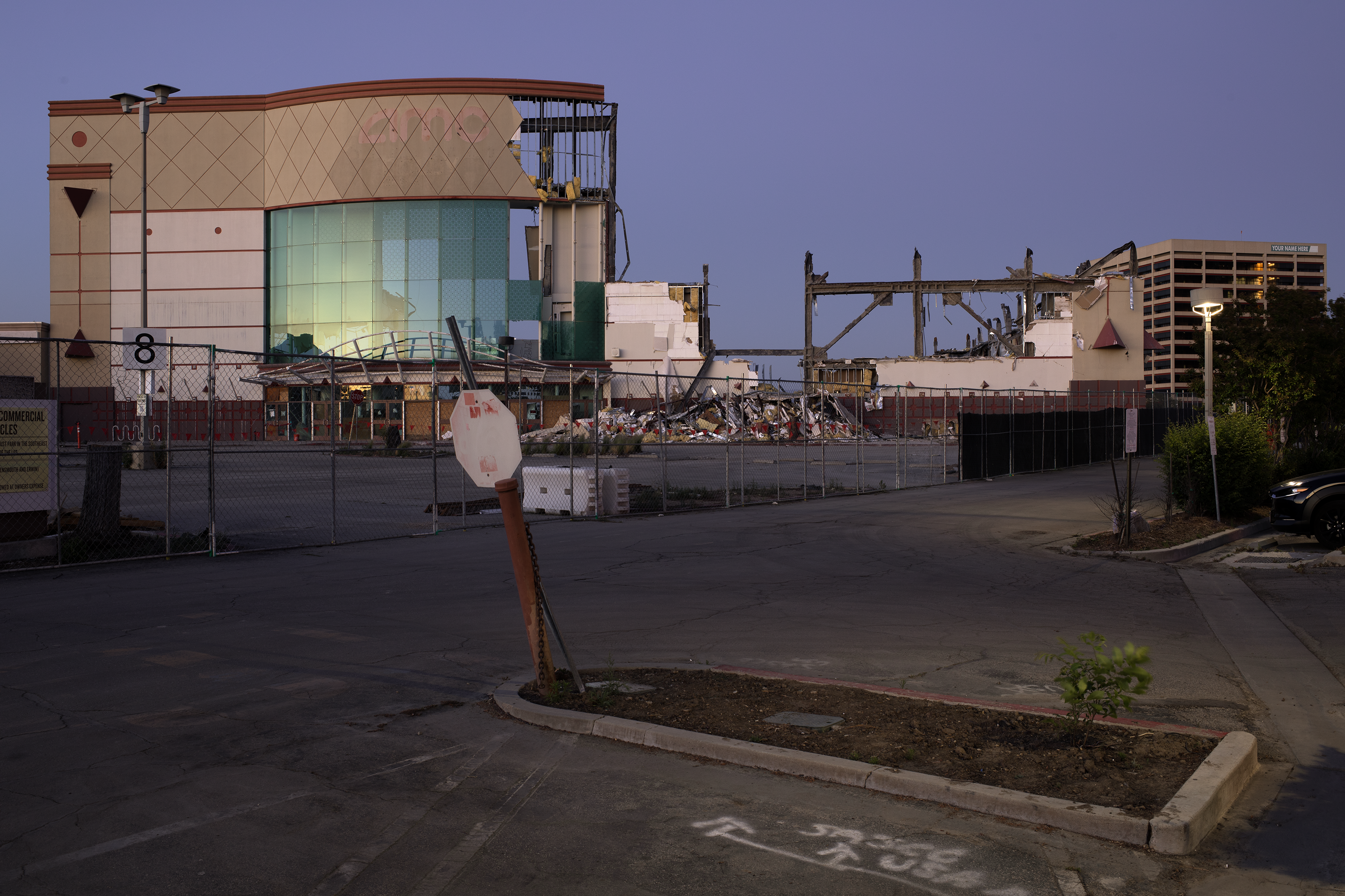 woodland hills promenade.png