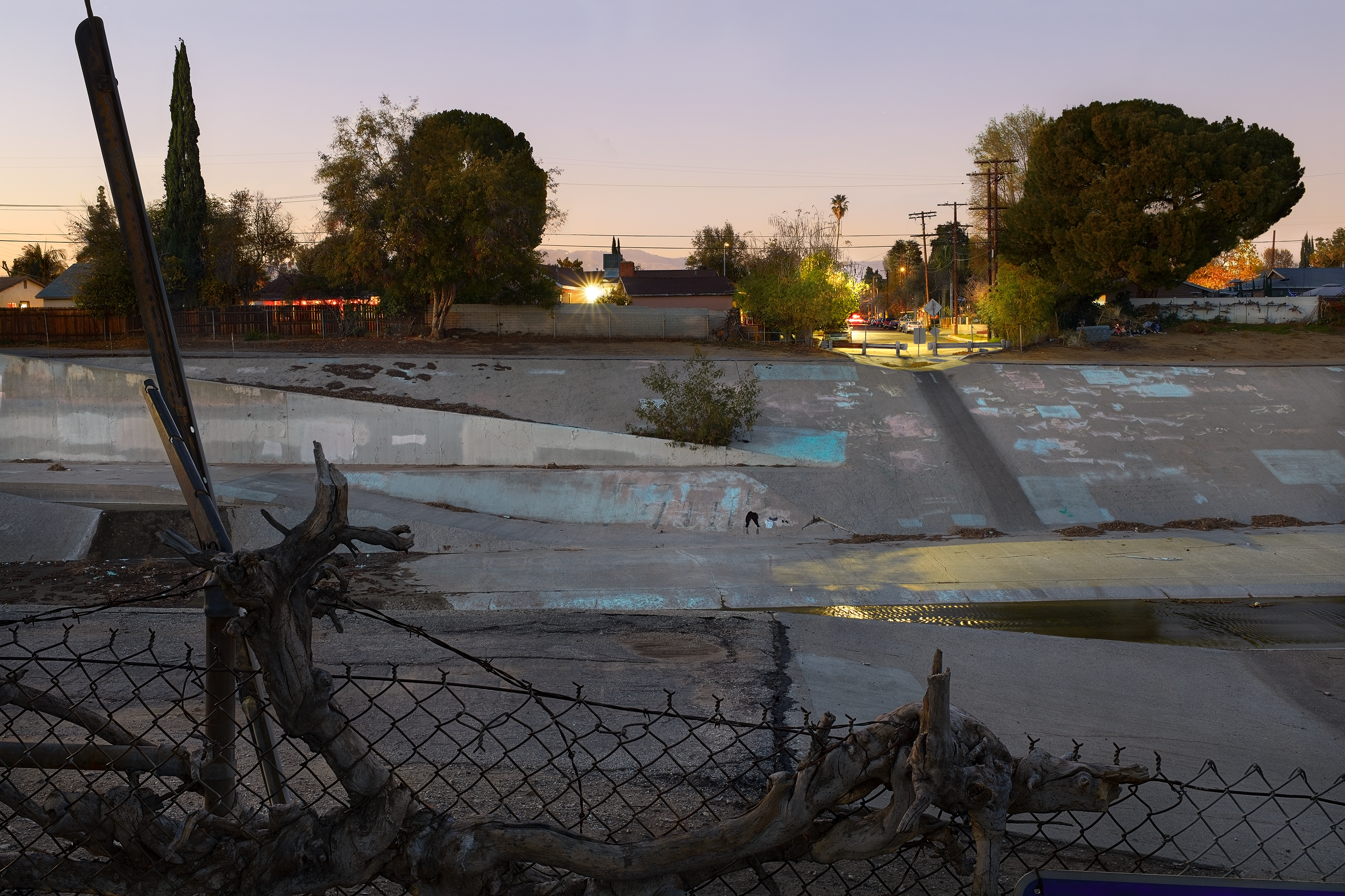 A-8  l.a. river yolanda off victory reseda, ca. version #2.png