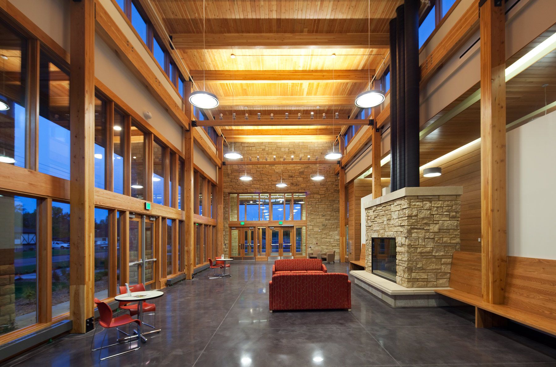 1commercial_interior_dusk_vadnais