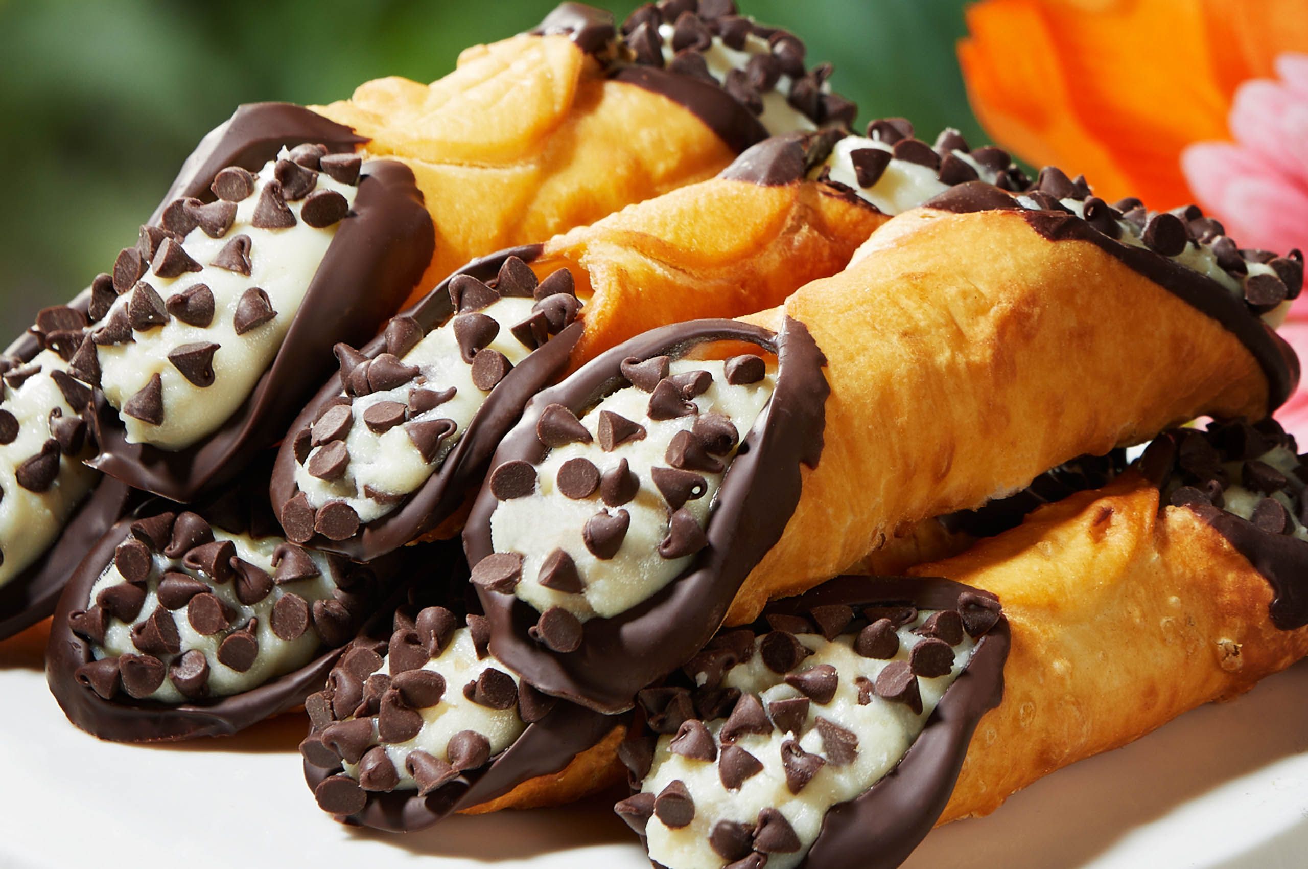 Cannoli with chocolate chips