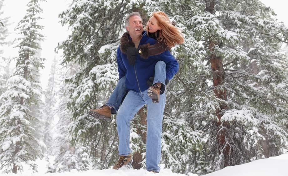 1Woman_get_a_piggy_back_ride_in_snow.jpg
