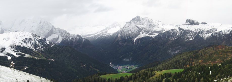 1dolomite_village_panoramic_72.jpg