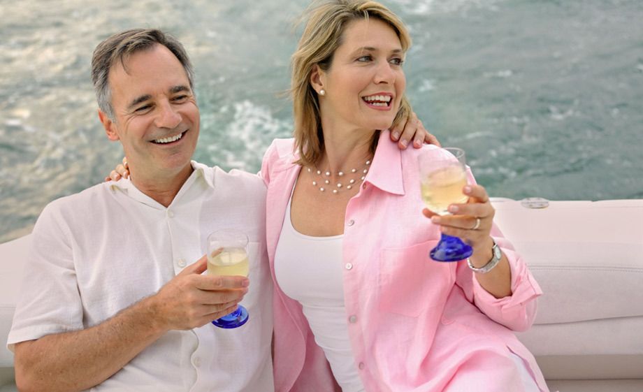 1Couple_relaxing_with_wine_on_a_boat_cruise.jpg