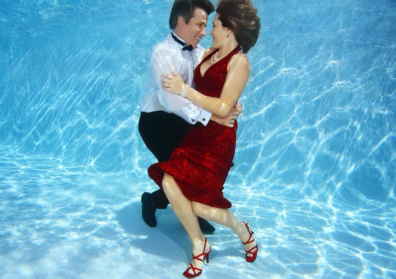 1Couple_Dancing_underwater_.jpg