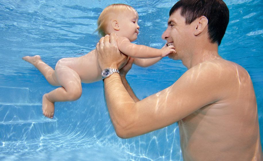 1Father_with_his_baby_underwater.jpg