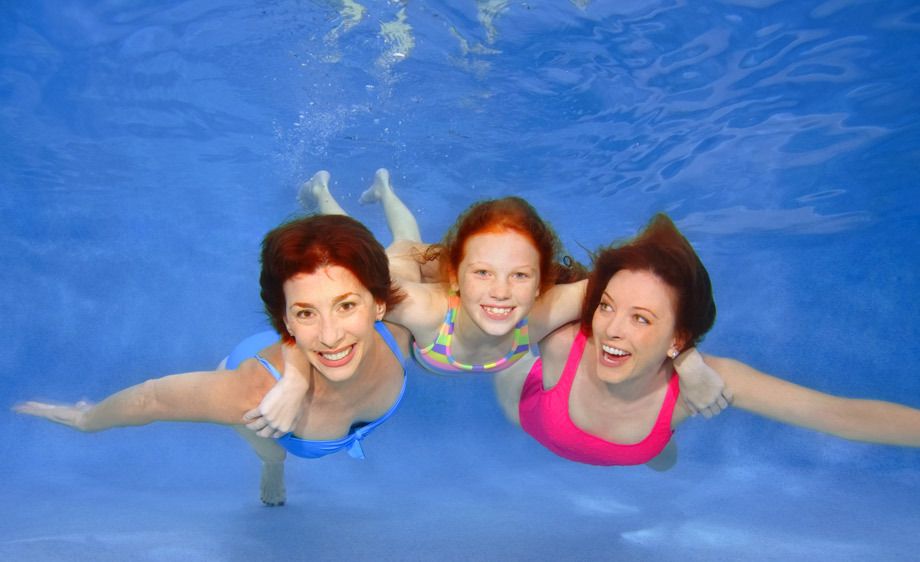 1Three_generation_women_swiming_underwater.jpg