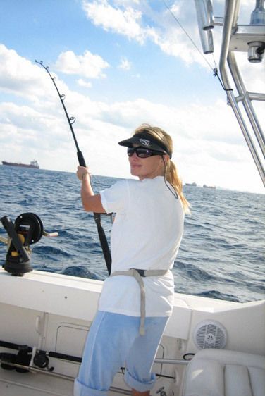 1Woman_deep_sea_fishing.jpg
