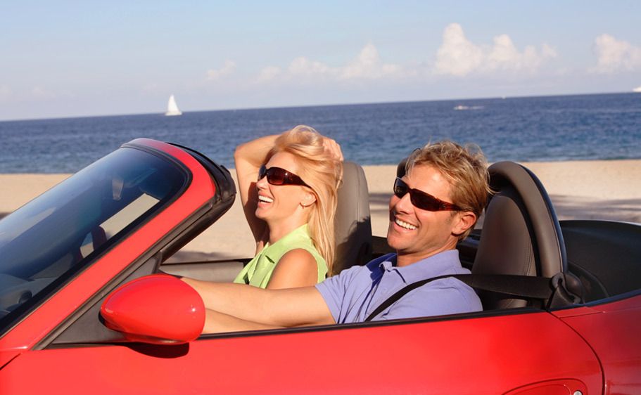 1Couple_in_convertible.jpg