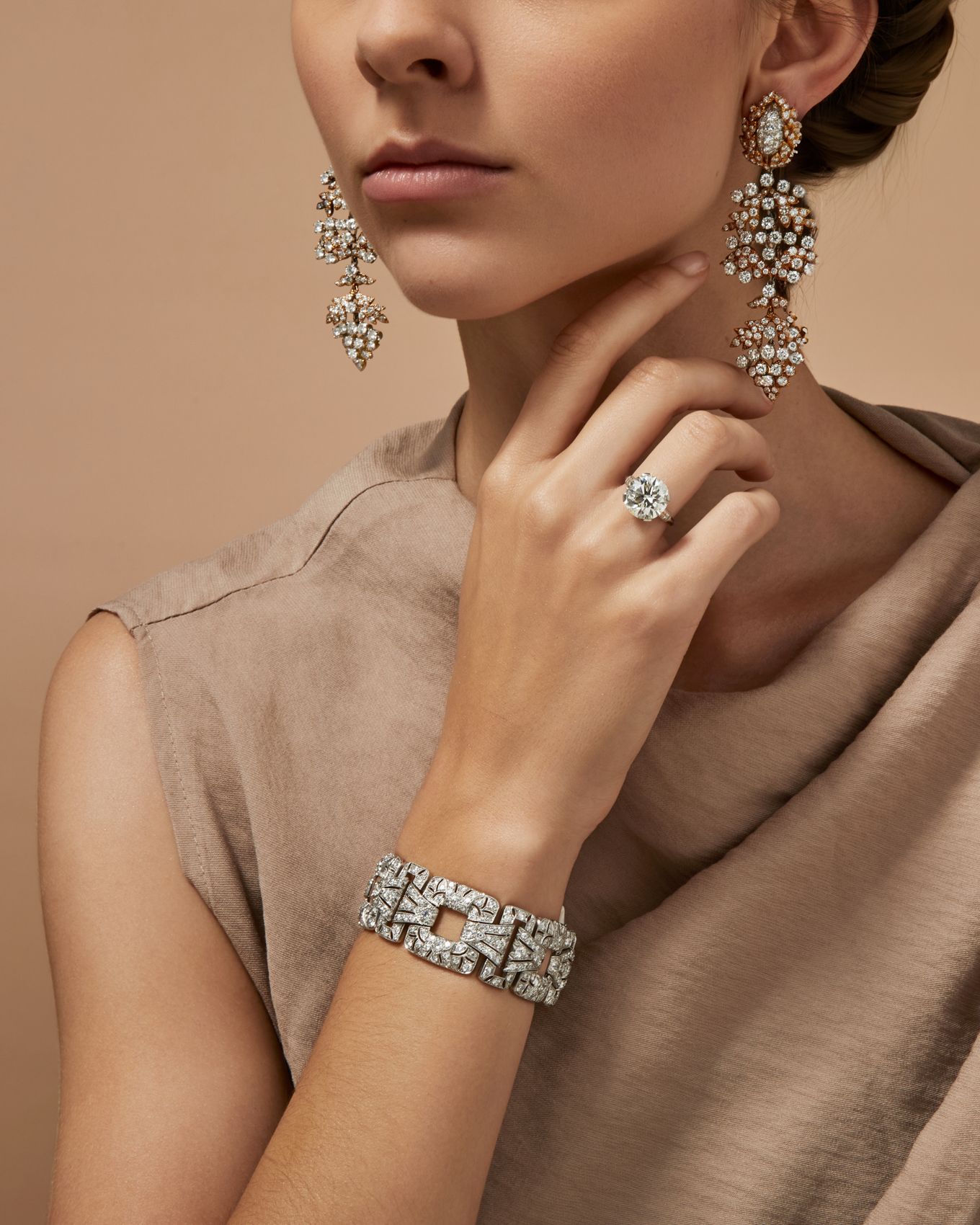 Bonhams Jewelry Model 87-28-240522.jpg