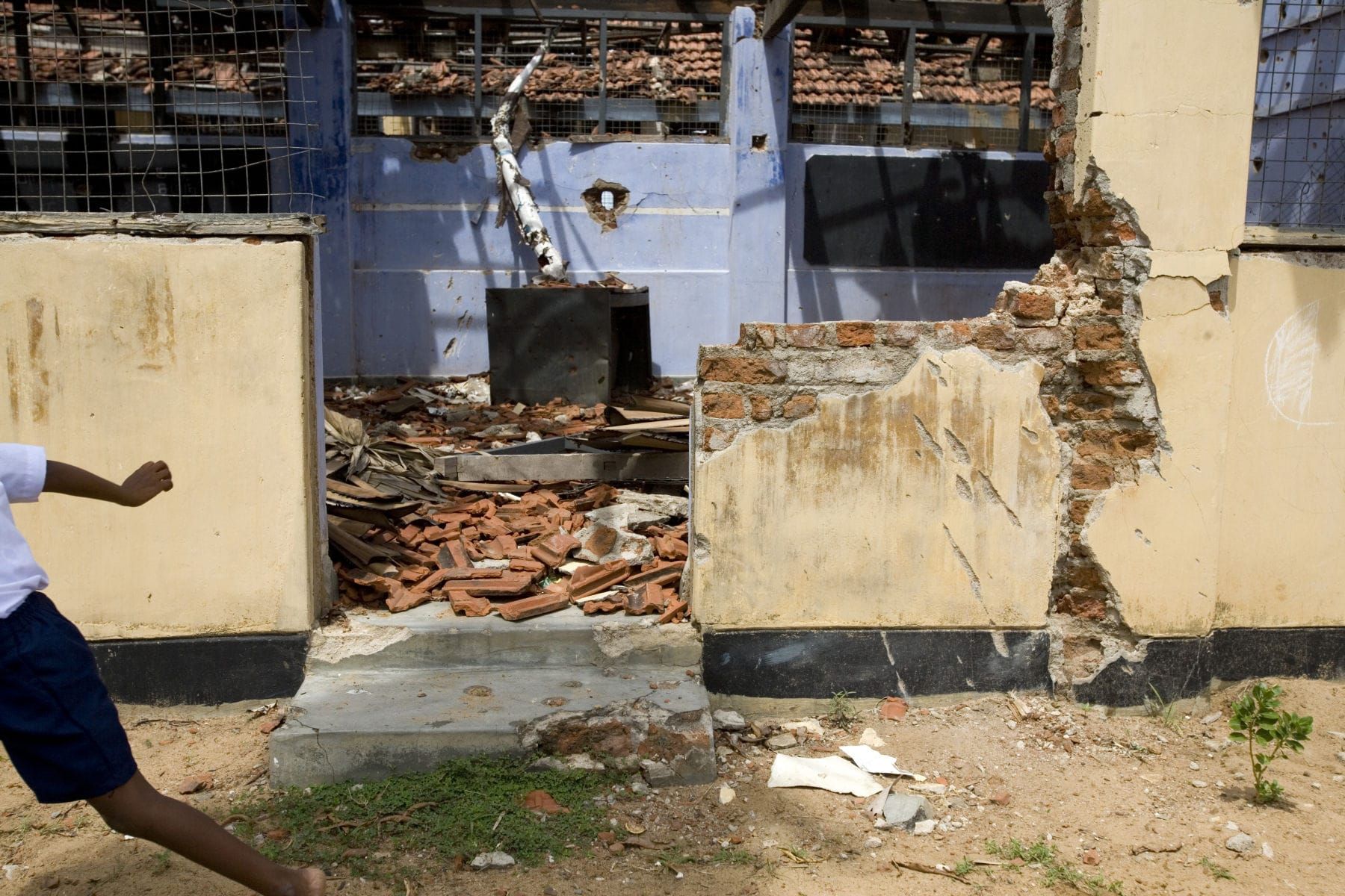 Daily life in Sri Lanka during the civil war.