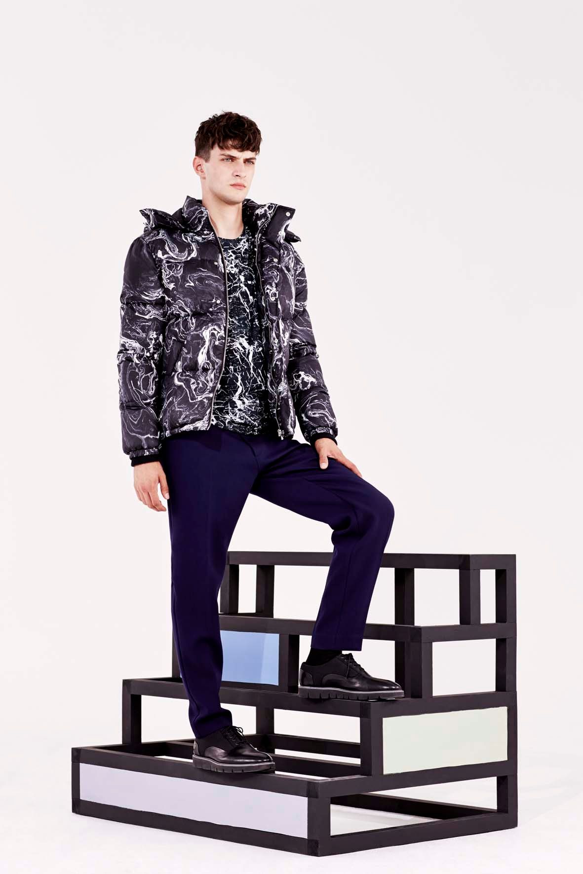 1r17_07_14_gq_007_044