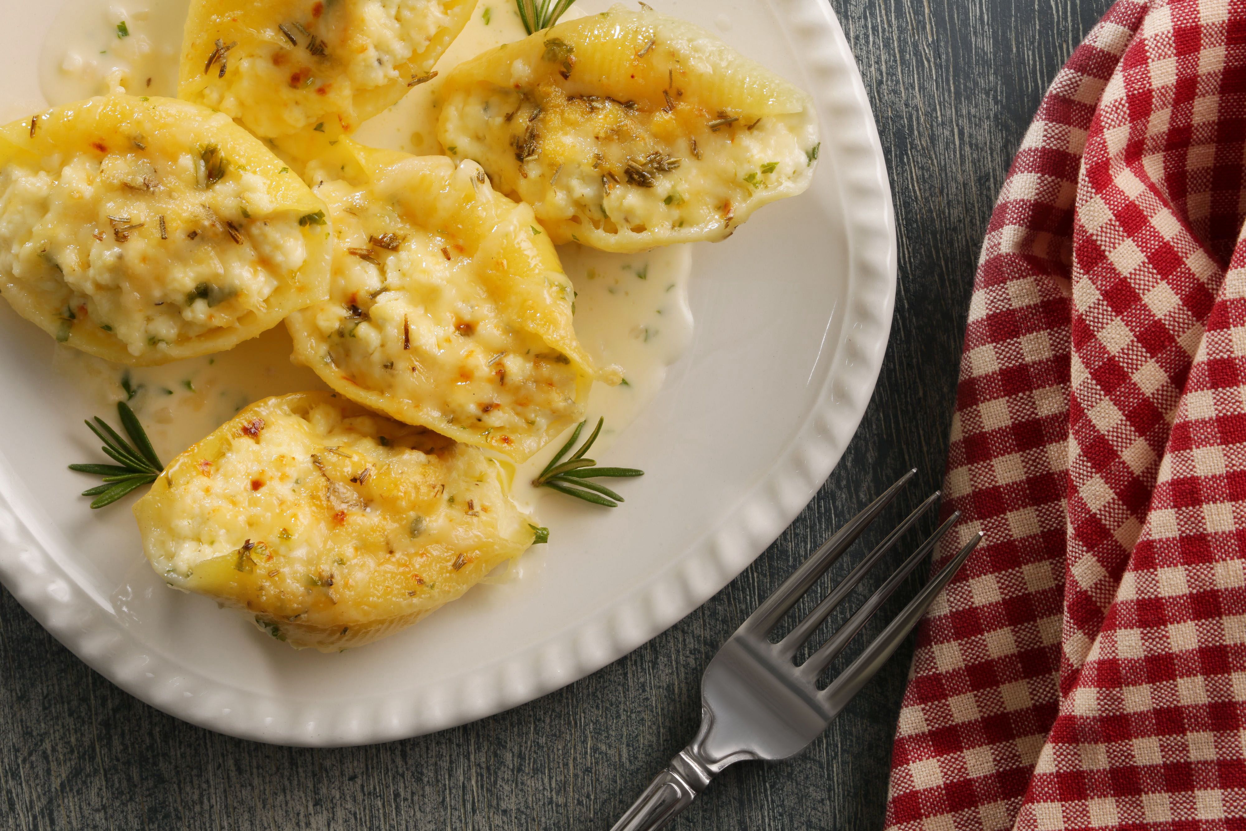 lisa bishop food stylist- rosemary asiago stuffed shells